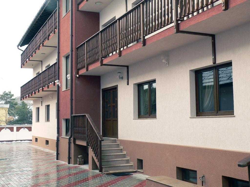 Pension Deutsches Haus Braşov Esterno foto
