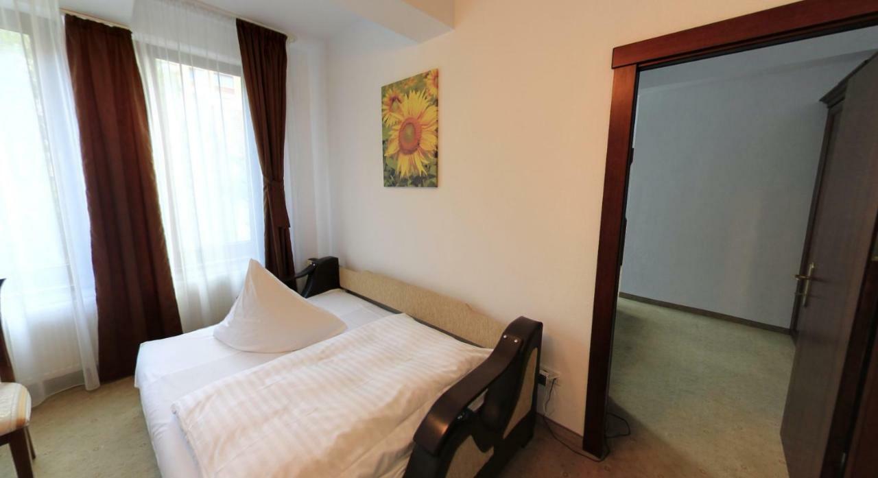 Pension Deutsches Haus Braşov Esterno foto
